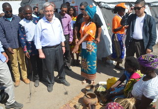 Secretary-General visits the Women-Friendly Space in a Resettlement Center ©UNFPA Moçambique/Alex Muianga