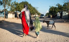 Mother’s Day is celebrated around the world throughout the year. In Somalia, above, the day falls in March. © Tobin Jones for UN