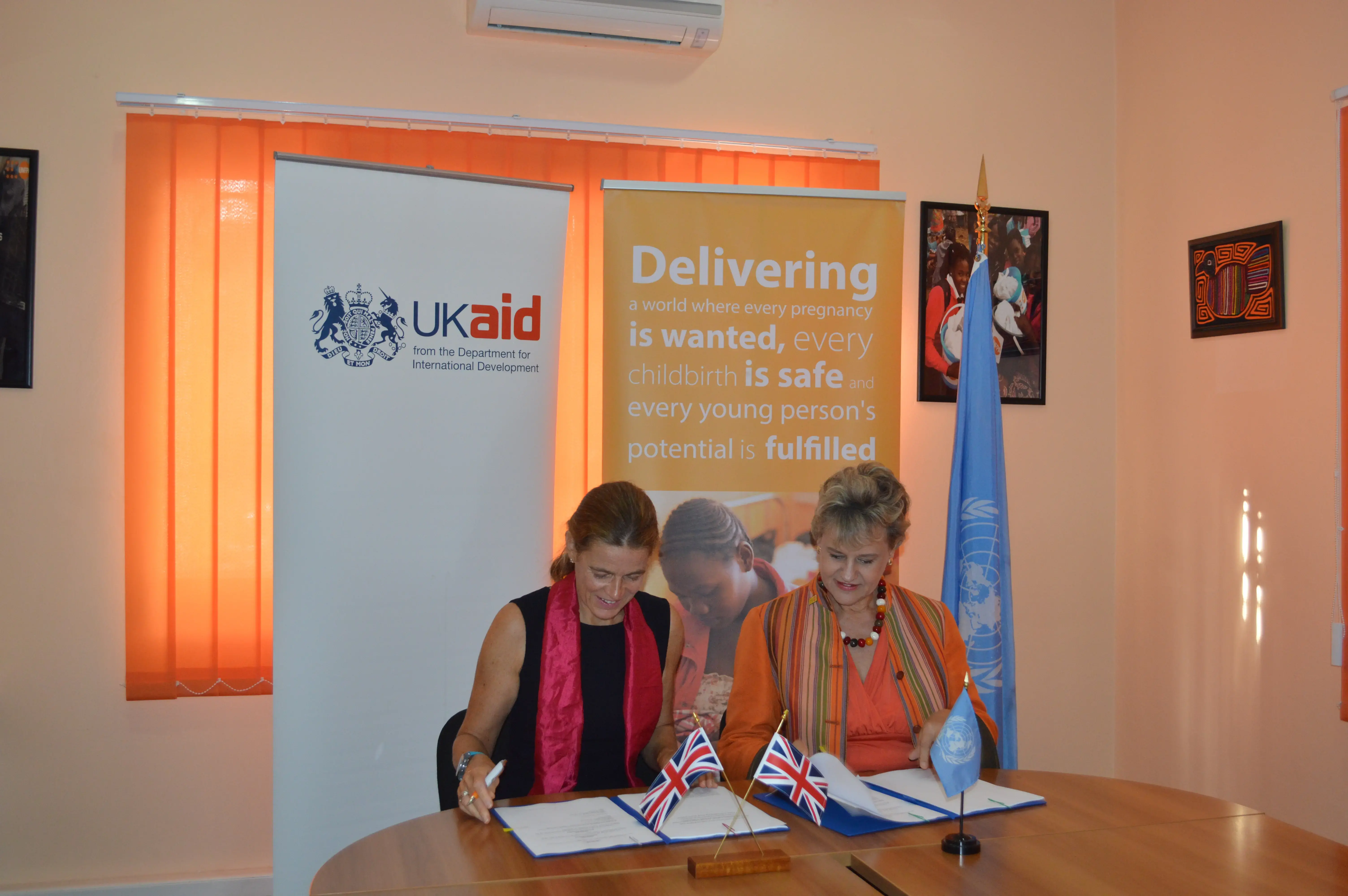 UNFPA Mozambique and the United Kingdom Department for International Development (DFID) sign a new agreement